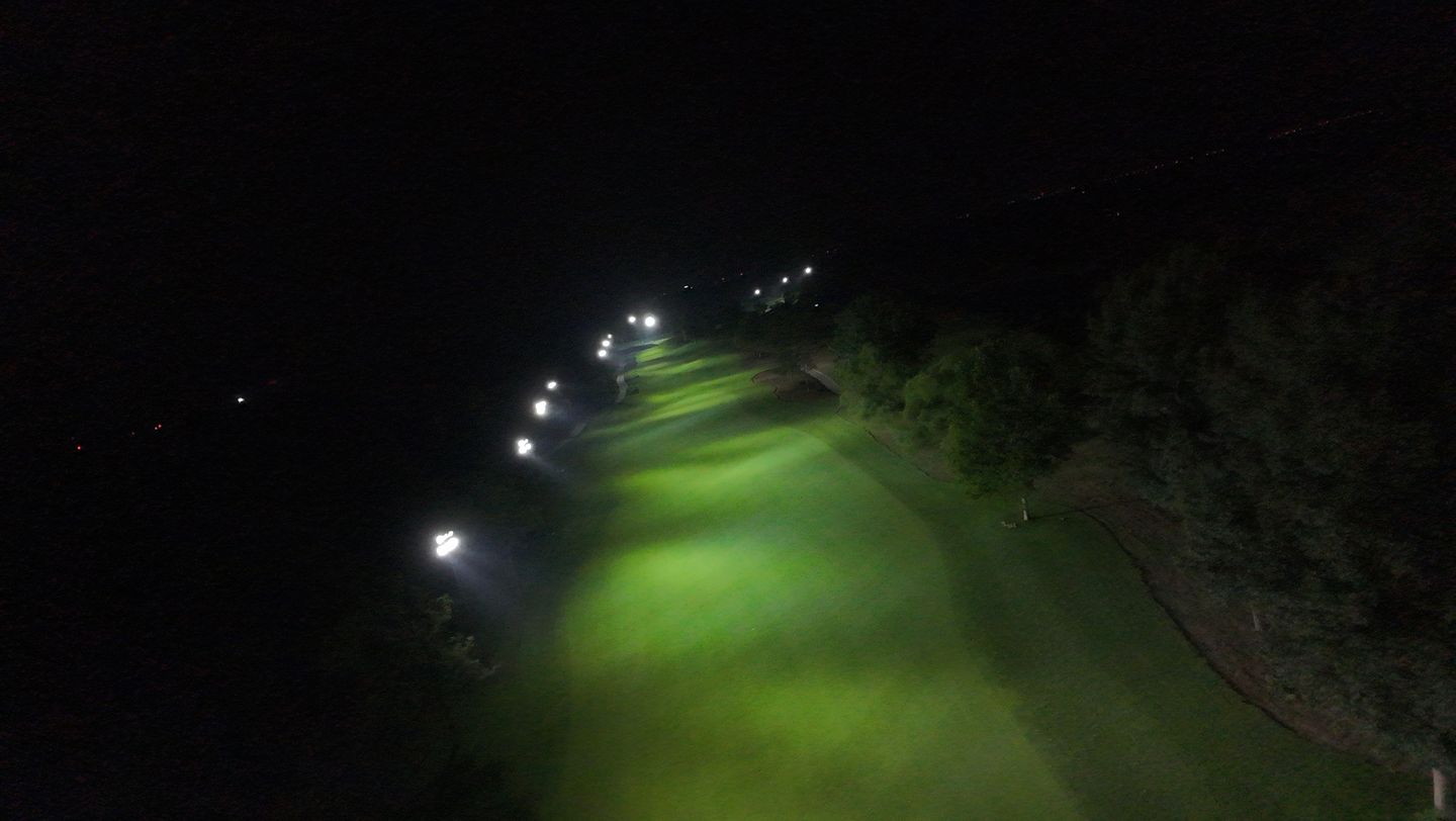 某高尔夫球场夜场照明